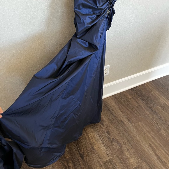 Formal mermaid ruched evening gown - Picture 4 of 4